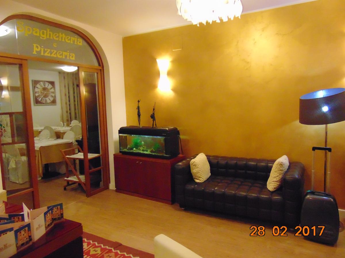 Hotel Mazzocchetti شيتا سانت أنجيلو المظهر الخارجي الصورة